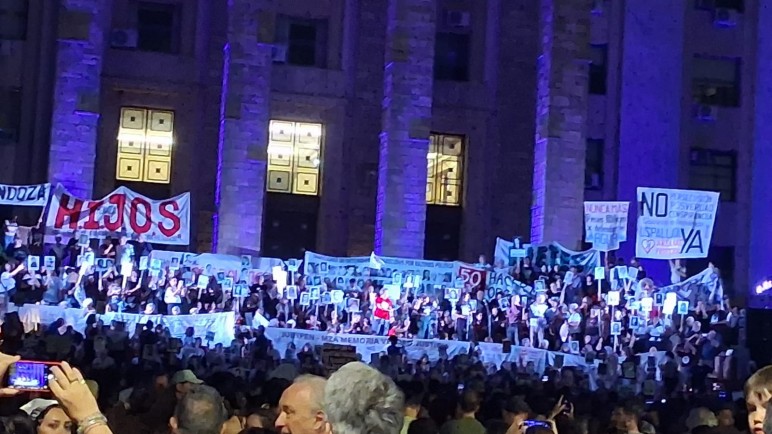 Entre la baja de consumo, la suba de la nafta y las no explicaciones de Adorni, la Memoria inundan las calles del país