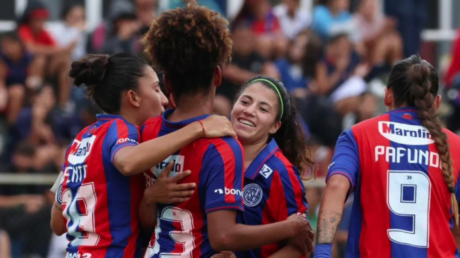 El fútbol femenino de primer nivel llega a la provincia: Gladiadoras y Santitas van por la Copa Vendimia