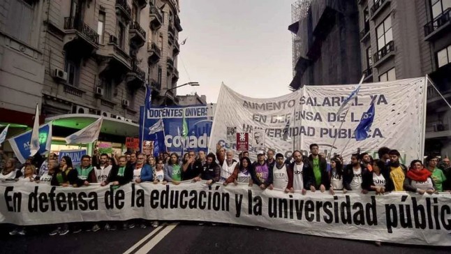 La Justicia exige a Javier Milei la aplicación inmediata de la Ley de Financiamiento Universitario