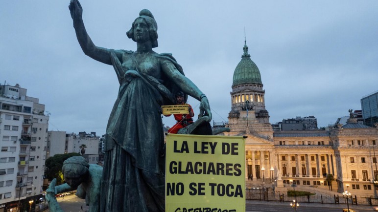 Con apoyo de diputados de Mendoza, el gobierno de Milei logró la reforma de la Ley de Glaciares