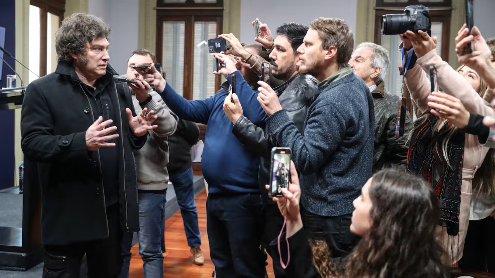 Denuncian disciplinamiento y censura sobre el periodismo por parte del gobierno de Milei