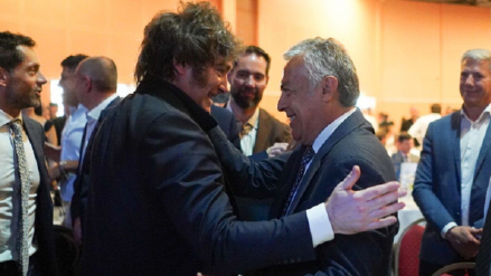 El mantra del ajuste: el relato oficial frente a la urgencia social