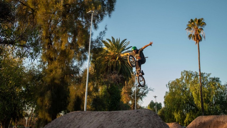El Parque Urbano celebró sus siete años con deportes extremos, música y una multitud de vecinos