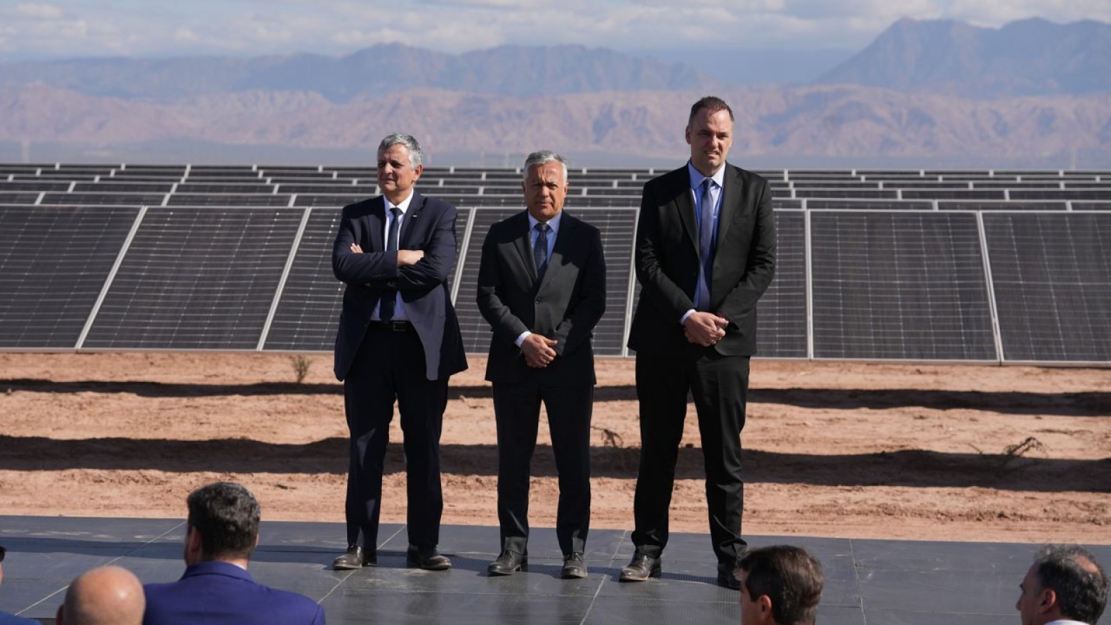 Manuel Adorni y Alfredo Cornejo inauguraron el Parque Solar El Quemado en Las Heras