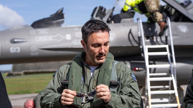 Denuncian a Luis Petri por la compra de un avión de manera irregular y con fallas técnicas