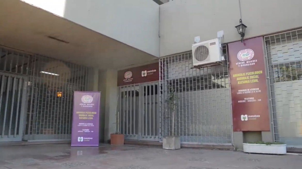 "Banderas Rojas": una intervención urbana para visibilizar y prevenir la violencia en el noviazgo
