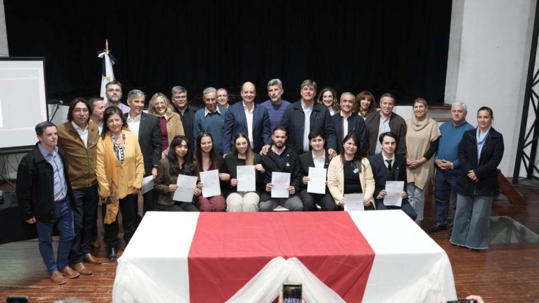 El Este mendocino celebra a los primeros egresados de la Tecnicatura Universitaria en Desarrollo de Software