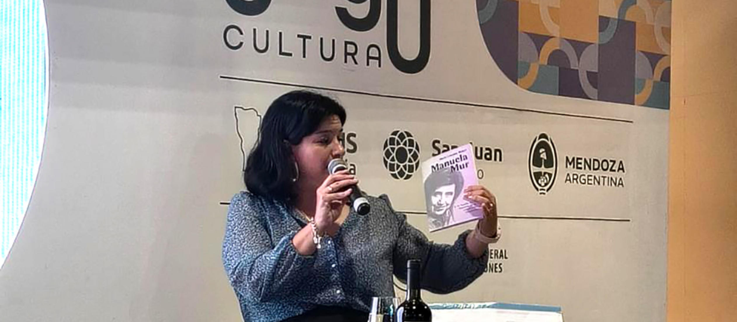 Lourdes Bidart conquistó la Feria del Libro de Buenos Aires con la fascinante historia de Manuela Mur