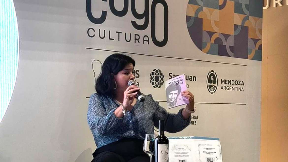 Lourdes Bidart conquistó la Feria del Libro de Buenos Aires con la fascinante historia de Manuela Mur