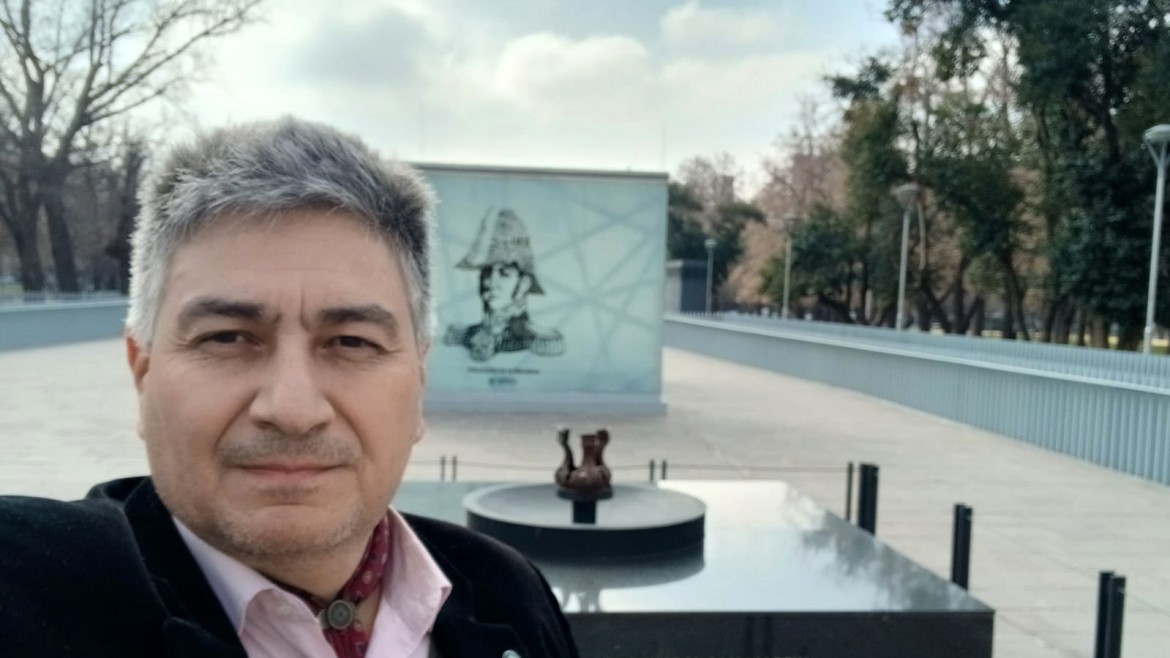 Juan Marcelo Calabria: "Si San Martín hubiera tenido redes sociales, sus peores haters habrían sido los mismos que él ayudó a liberar"