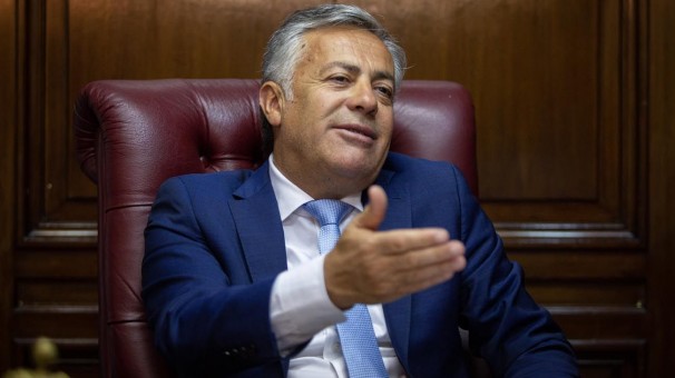 La caída de la recaudación ya impacta en Mendoza: salud en conflicto y mayor dependencia de fondos nacionales