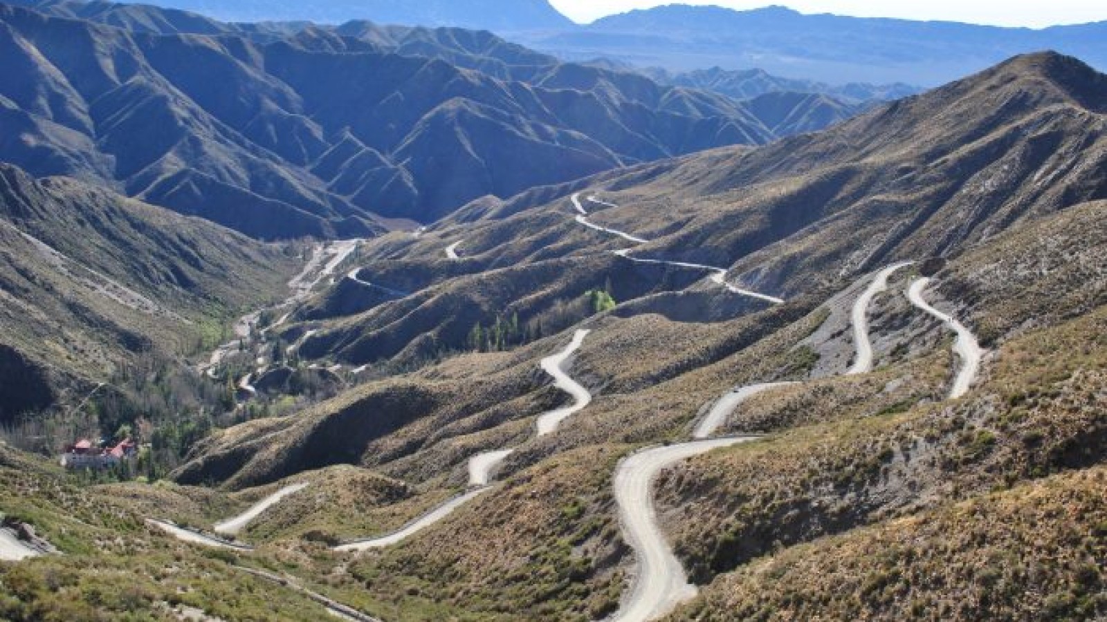 Curva Peligrosa, el coronavirus no frena aún