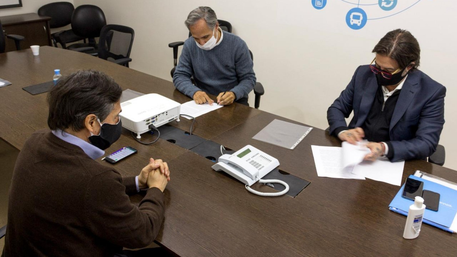 ANDIS y la Comisión Nacional de Regulación de Transporte firman un Convenio de Cooperación