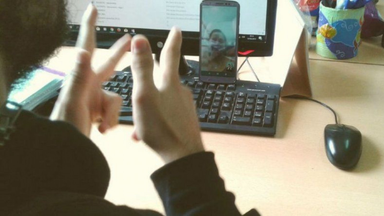 España: Movistar incorpora la Lengua de Señas a su servicio de atención al cliente