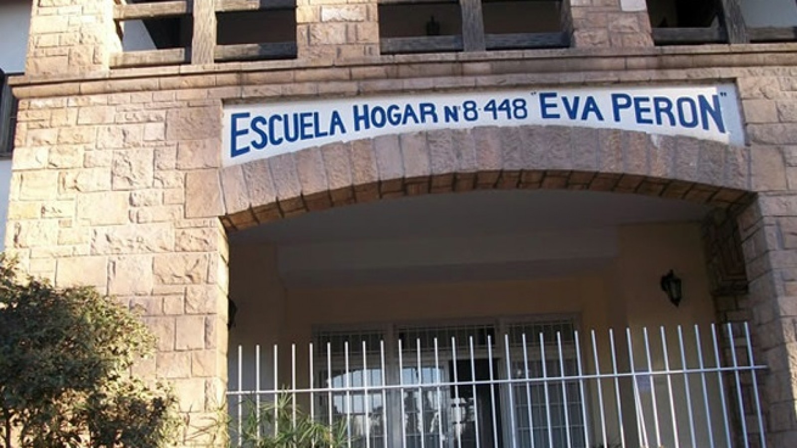 Reclaman apertura del albergue de la escuela Eva Perón- LSA