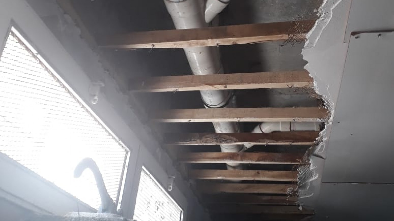 Edificios escolares en estado de emergencia en Guaymallén