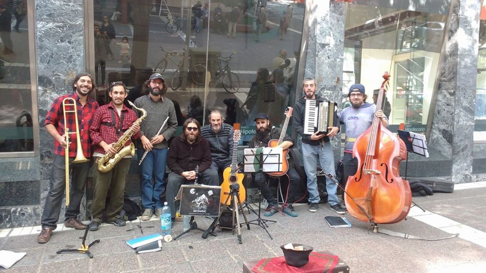 La municipalidad de capital corrió otra vez a los Biciswing de la peatonal