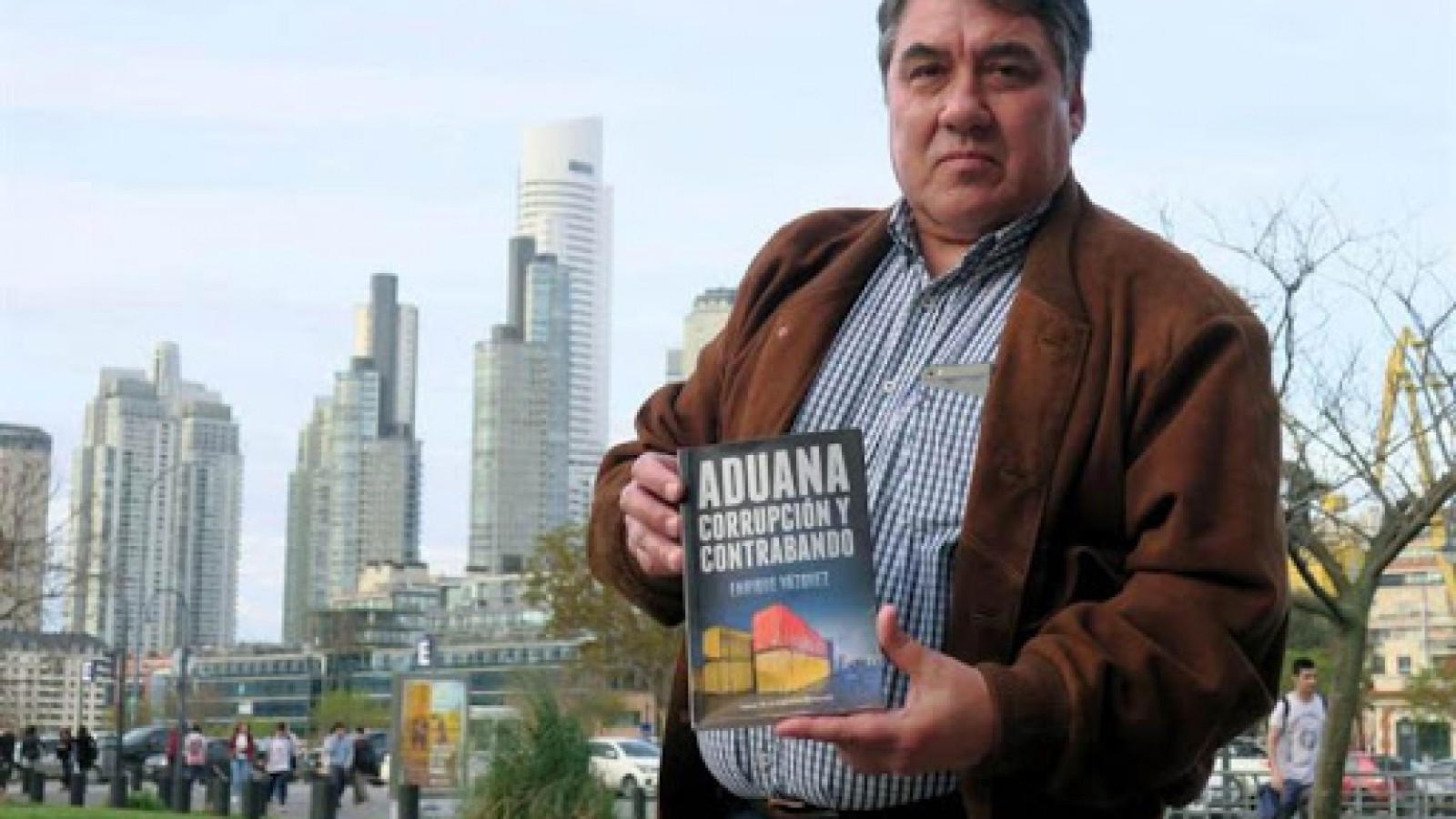 Insólita querella al periodista Enrique Vázquez