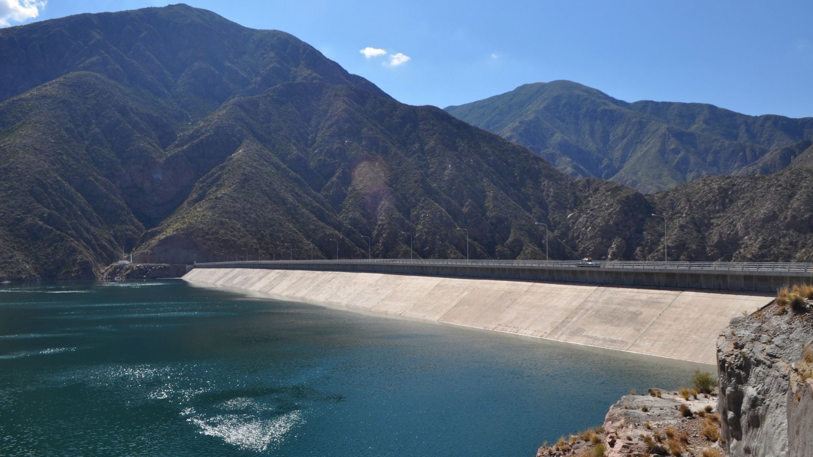 Llaman a licitación para la explotación del Perilago de Potrerillos