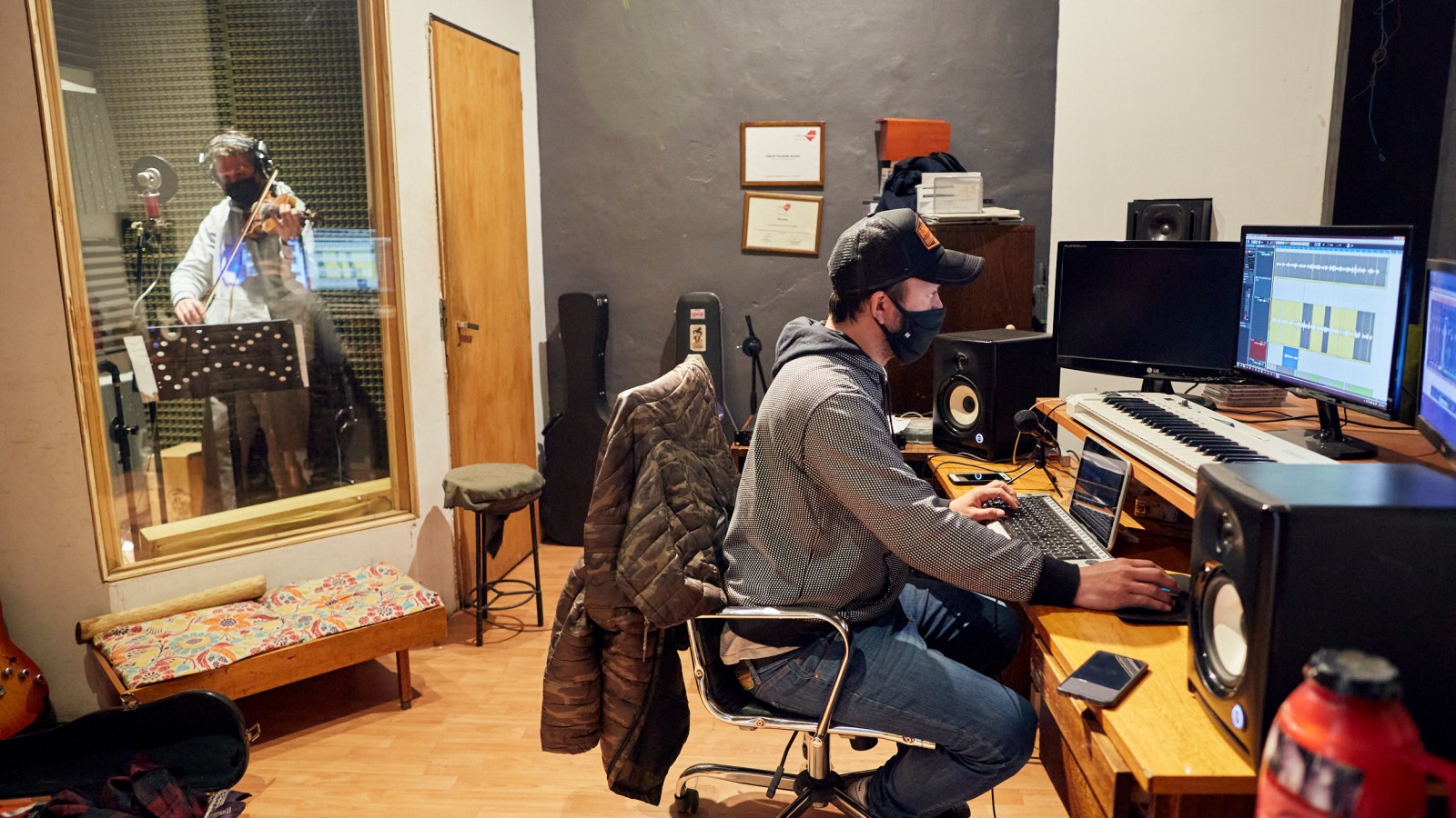 Músicos lasherinos versionan canciones patrias para las escuelas