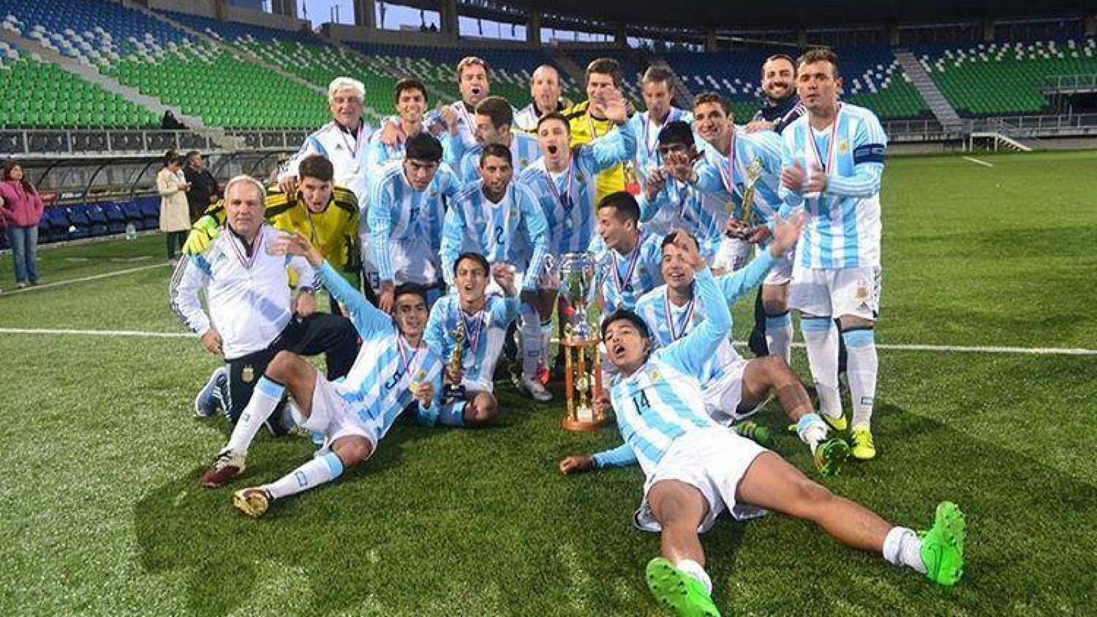 Futbol: Los Halcones se preparan para el mundial de Suecia