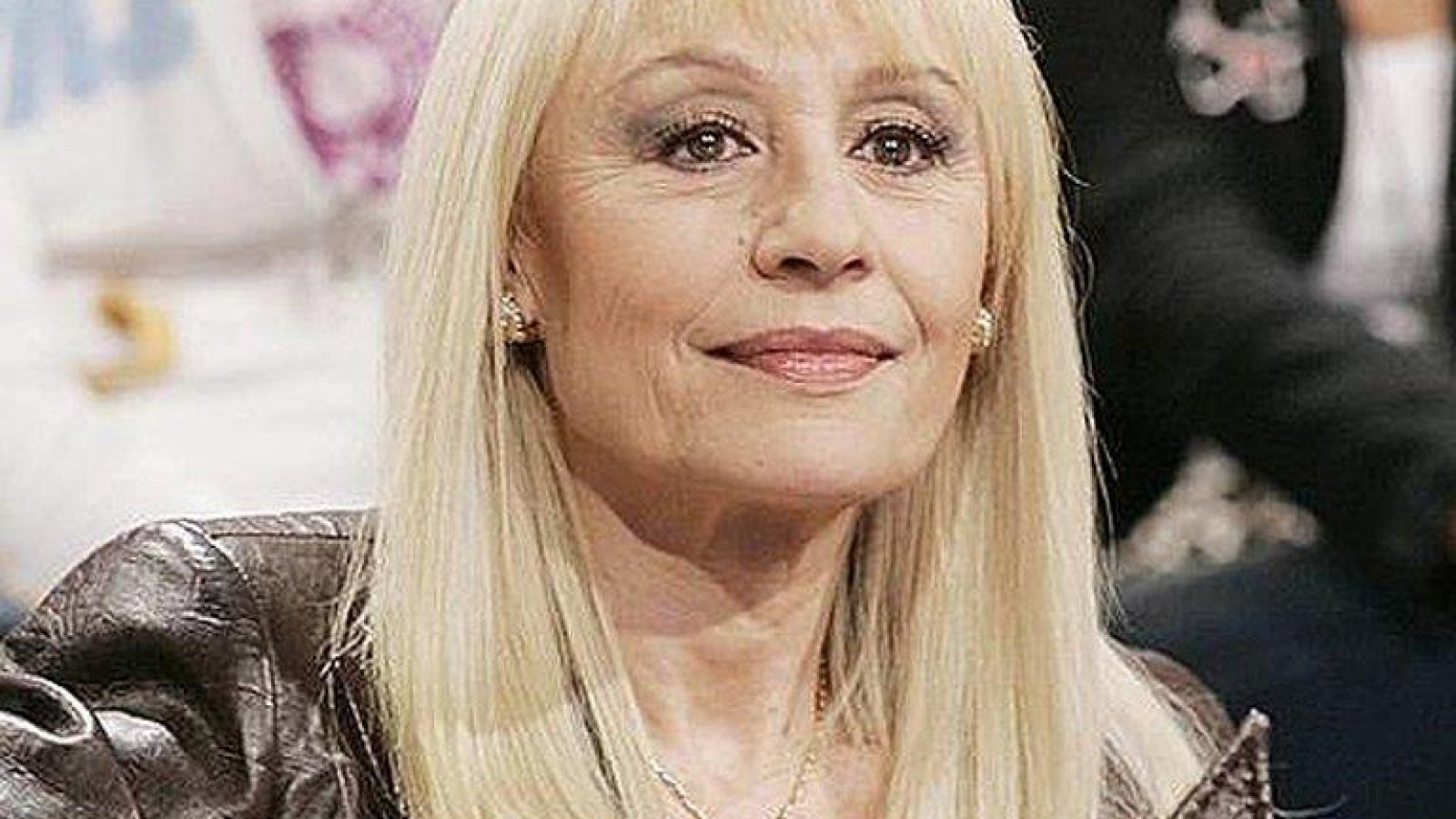 Explota, explota, ¡me explo!: murió Raffaella Carrá.
