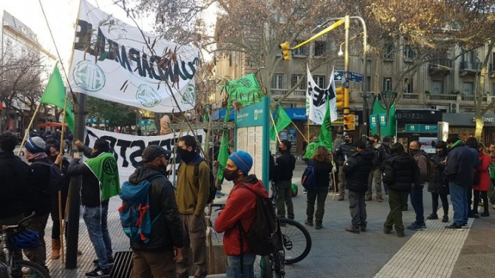 Guardaparques de Mendoza se movilizaron por el salario y contra la precarización laboral