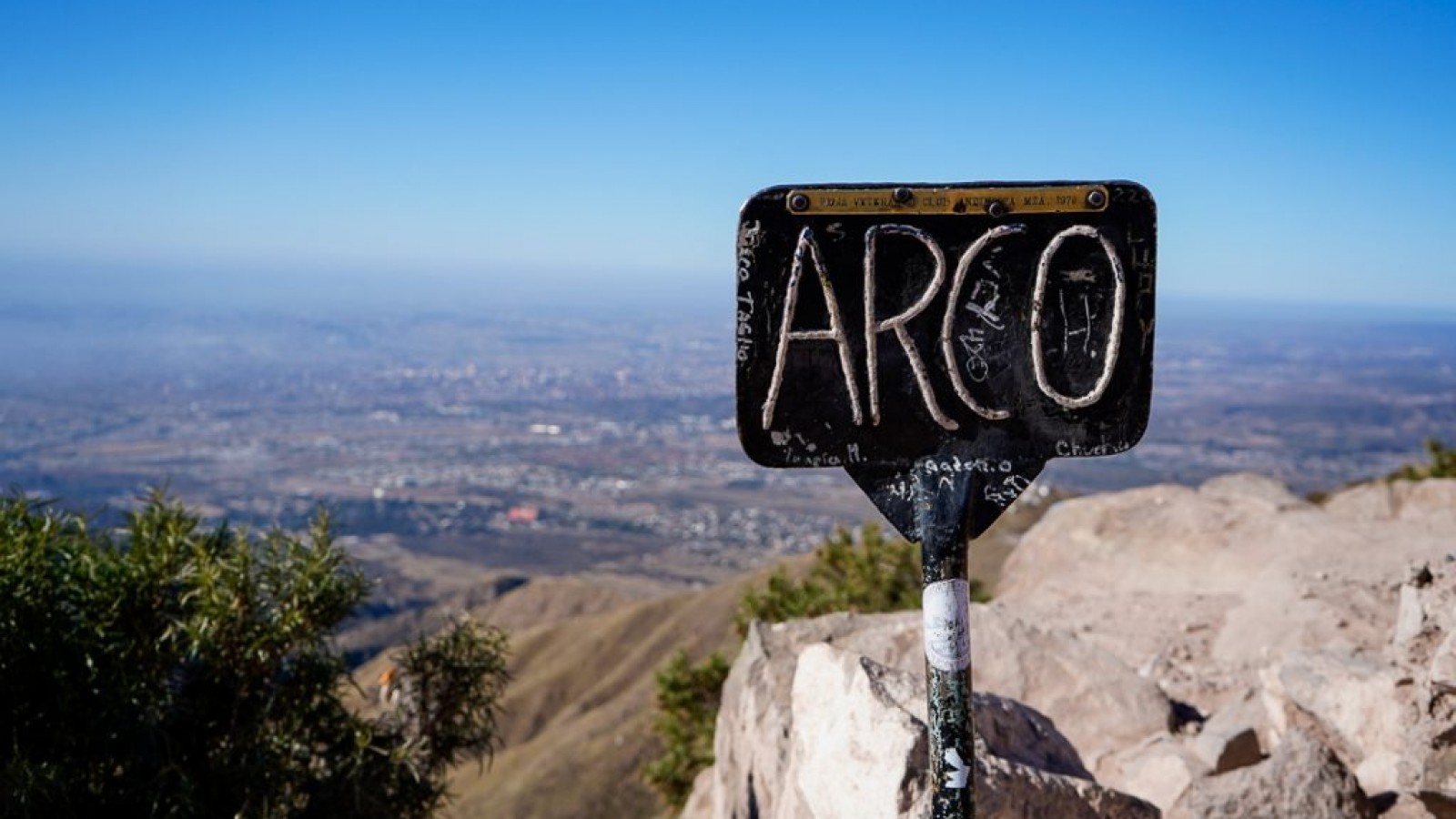 El Cerro Arco cuenta con nueva cartelería turística para el visitante
