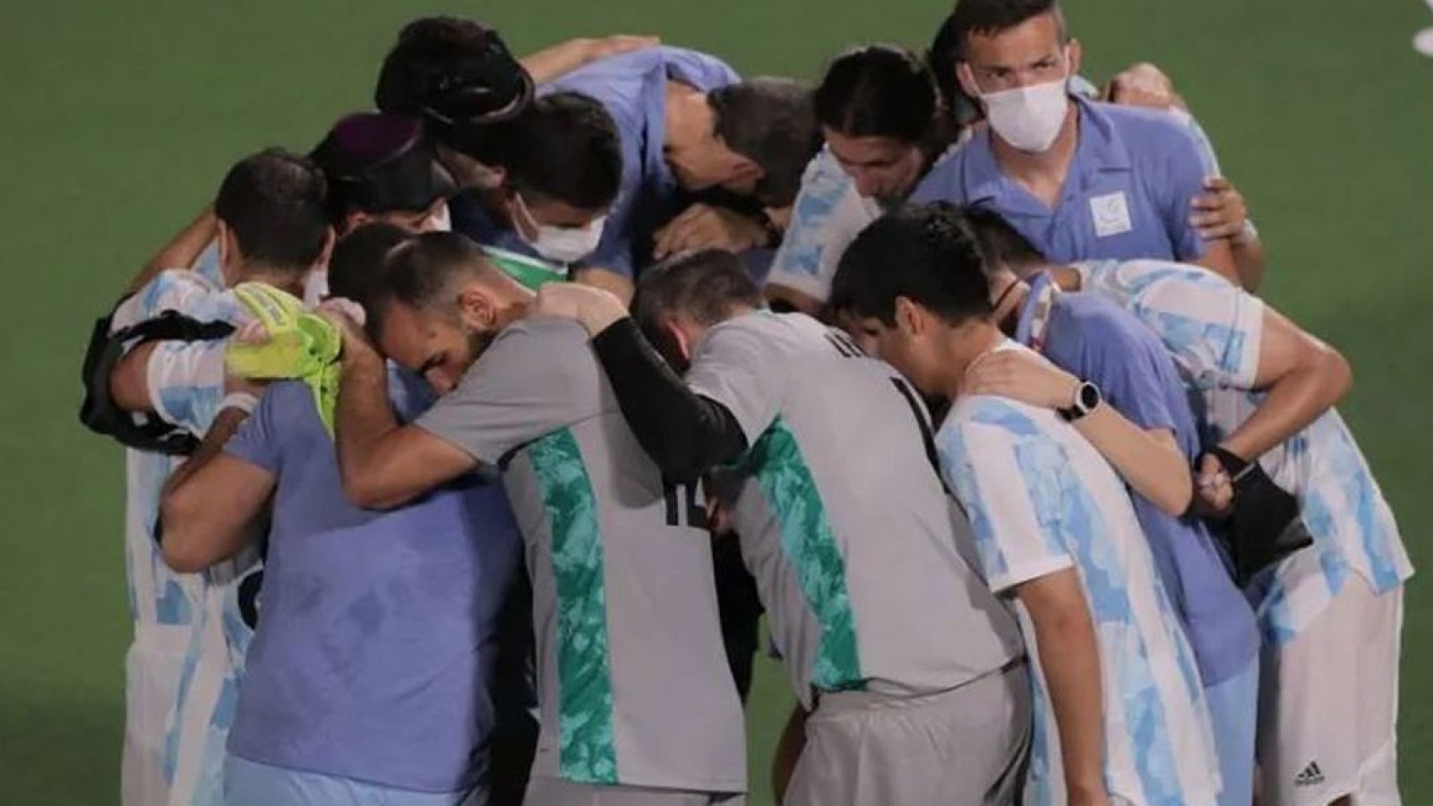 Otro doblete del cordobés Espinillo para que Los Murciélagos accedan a ?semis? en Tokio