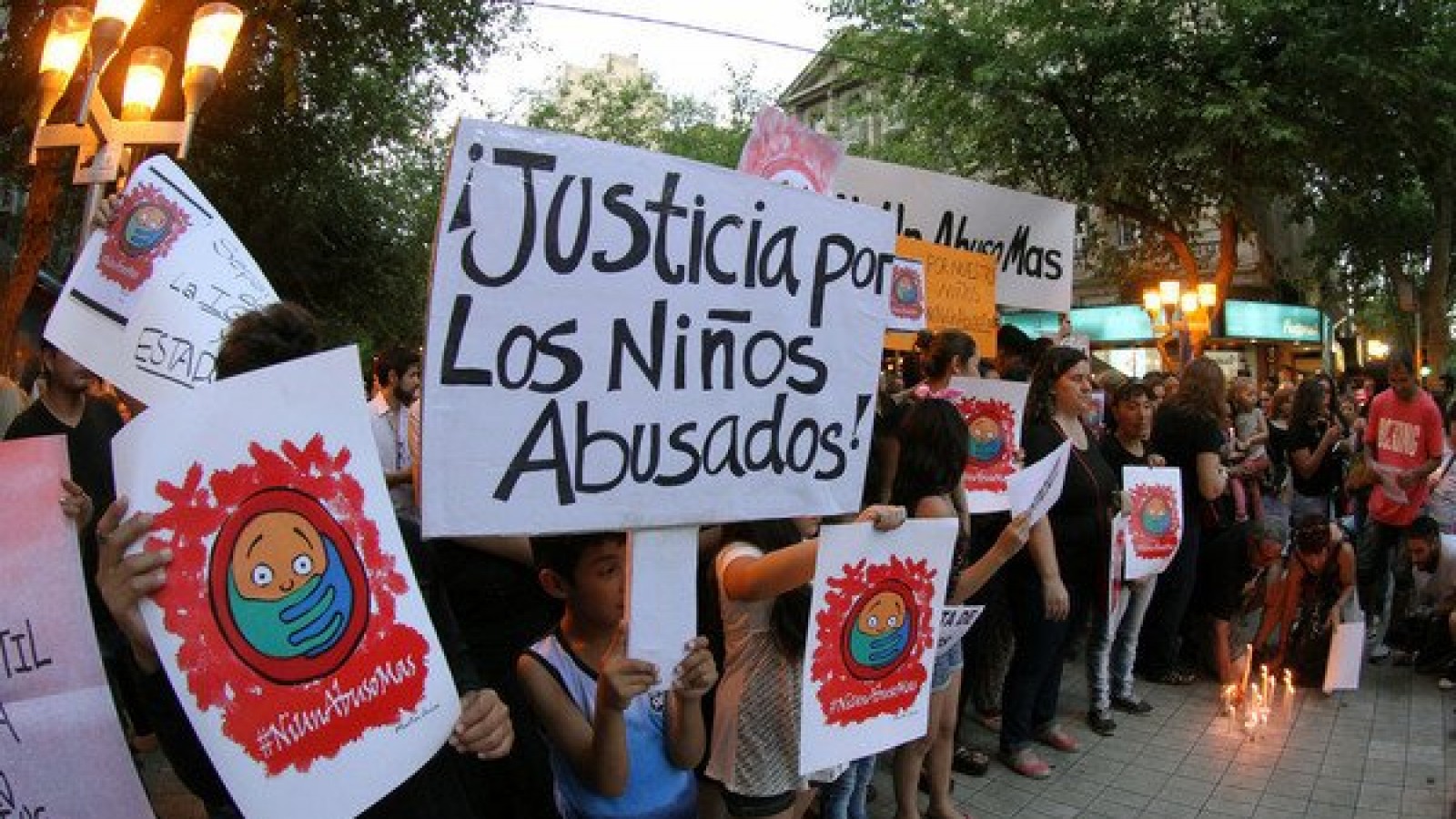 Concentración por derechos de víctimas del Pròvolo