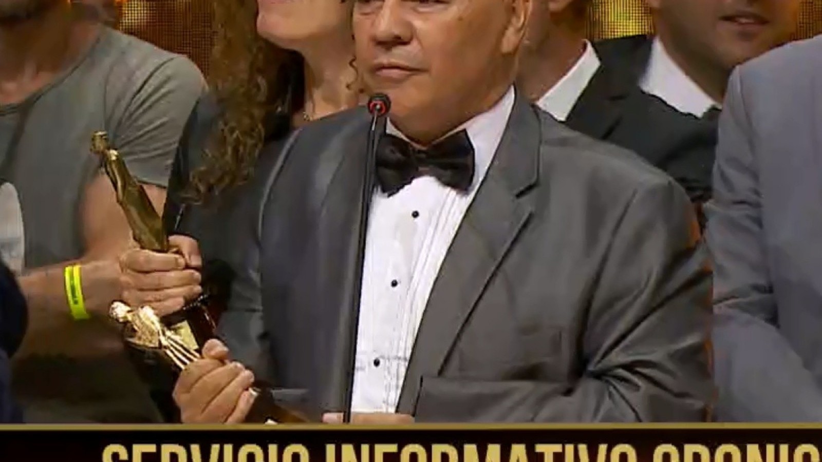 Crónica HD transmitió su propio Martín Fierro de Oro Raúl Olmos, presidente de Crónica dijo expresar la voz del pueblo