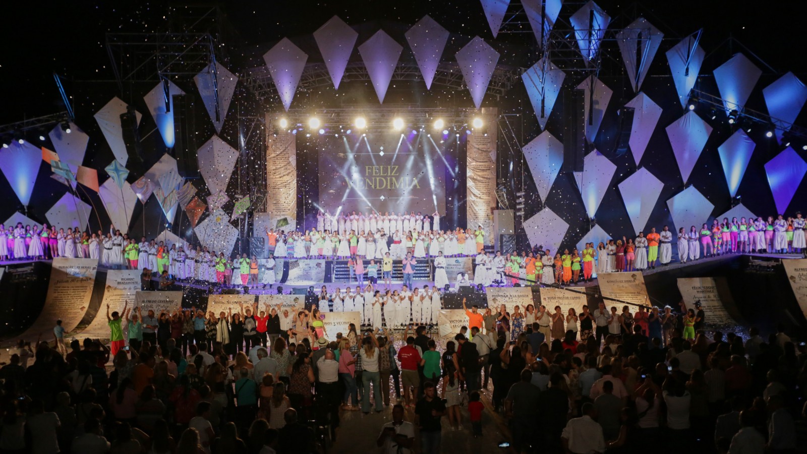 <p>Fiesta de la vendimia «Retazos de historia», del departamento de Las Heras. Las Heras, viernes 17 de enero de 2020. (Prensa Las heras/Marcelo Aguilar) <a class="continue" href="https://portada.com.ar/las-heras-abre-convocatoria-de-artistas-para-su-vend