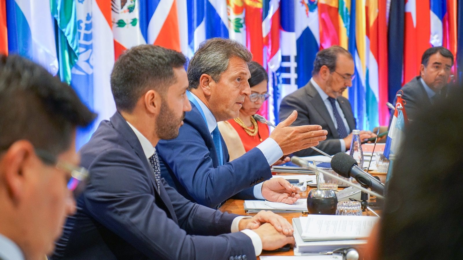 Massa consiguió desembolsos por 840 millones de dolares