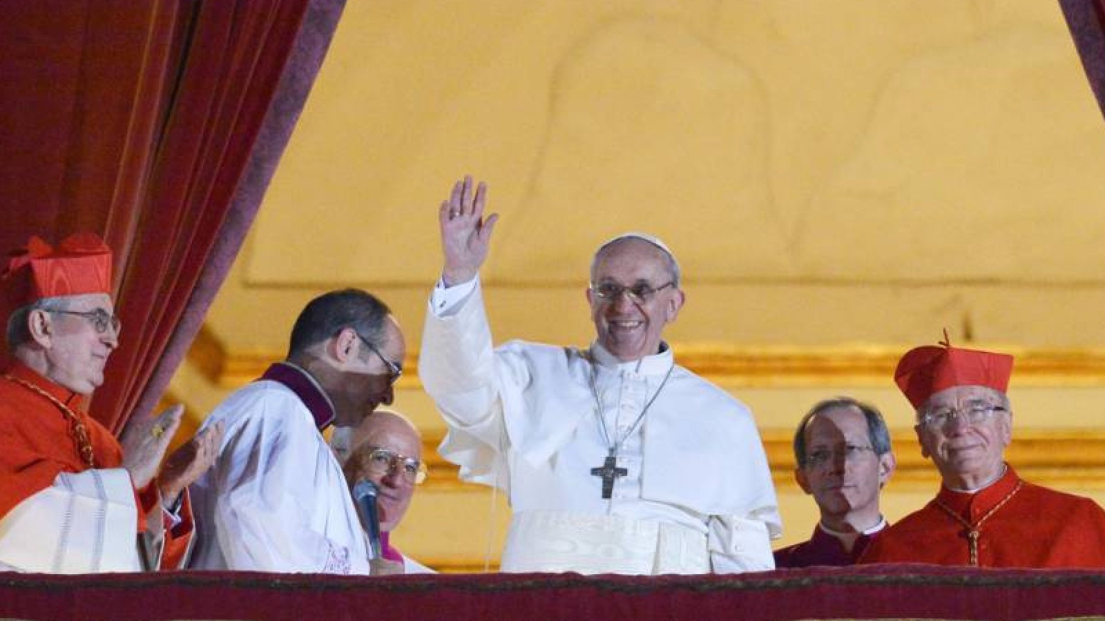 A rezar, un argentino es el Jefe Religioso más importante del planeta