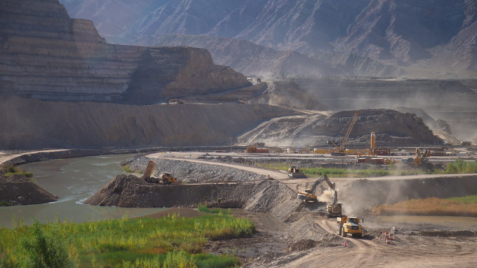 <p>En el Río San Juan, la obra hidroeléctrica El Tmboral que abastecerá de energía a 100 mil hogares a través del Sistema Argentino de Interconexión Eléctrico <a class="continue" href="https://portada.com.ar/la-argentina-y-el-fmi-firmaron-un-entendimiento