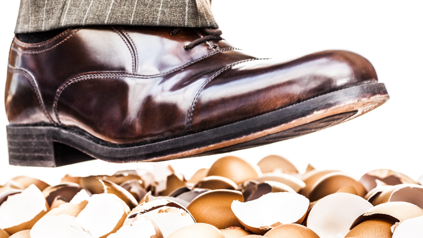 <p>Walking on eggshells metaphor showing close-up of male human lower leg above broken eggshells. <a class="continue" href="https://portada.com.ar/el-resultado-de-las-elecciones-paso-pudo-ser-un-grito-oportuno-para-modificar-el-rumbo-actual-o-una-apuesta-