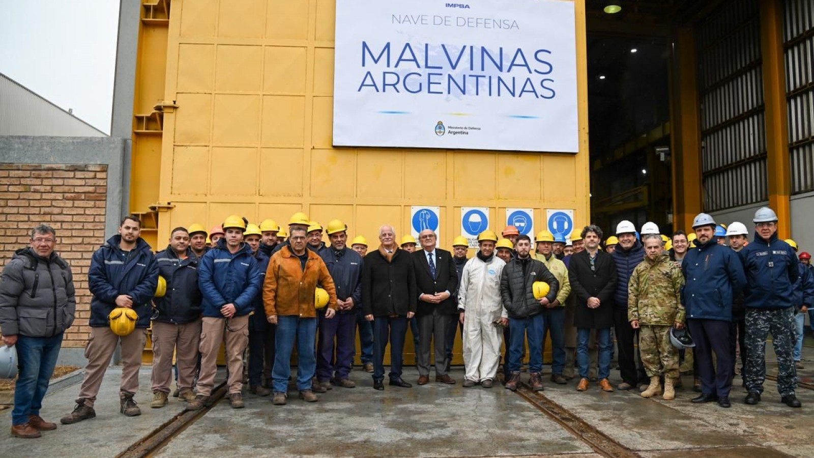 Taiana y De Mendiguren inauguraron una nave industrial dedicada a los proyectos de Defensa en Mendoza
