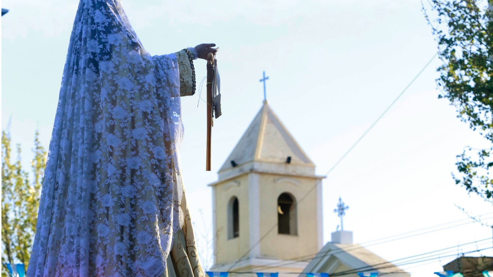 Maipú se viste de celeste y blanco para celebrar su día