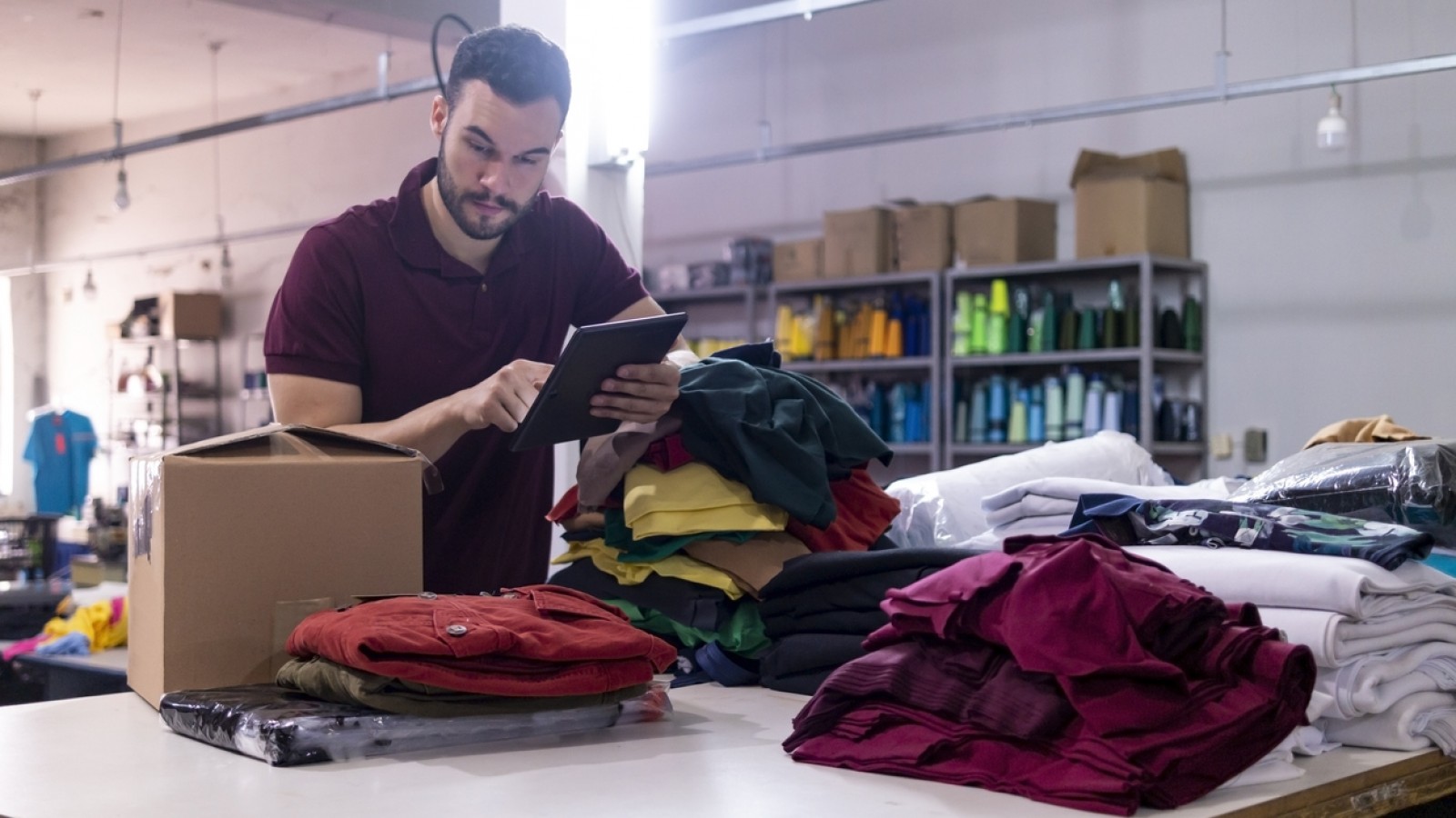 <p>Pymes y profesionales <a class="continue" href="https://portada.com.ar/oxigeno-para-las-pymes-y-alivio-para-profesionales/young-man-in-a-clothes-industry/">Continúa leyendo<span> Pymes y profesionales</span></a></p>