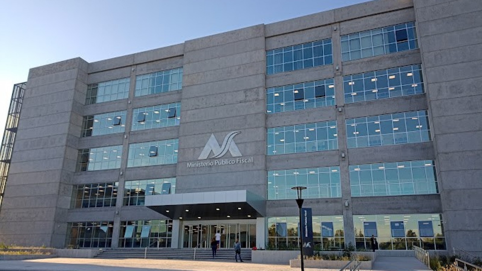 <p>edificio del Polo Judicial Penal de Mendoza. Foto de Leo Prezioso <a class="continue" href="https://portada.com.ar/desesperada-la-mama-de-nataniel-guzman-se-presentara-a-las-11-en-el-polo-judicial-penal/polo-judicial-penal-foto-de-pable-prezioso-2/">Co