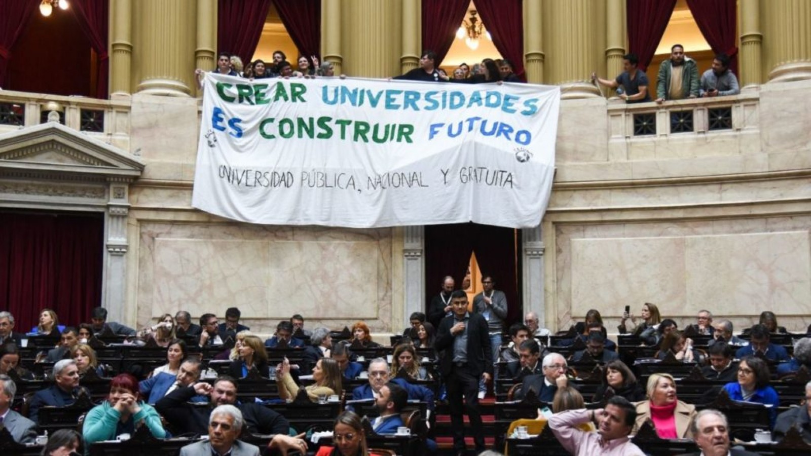 Es Ley la creación de cinco universidades nacionales