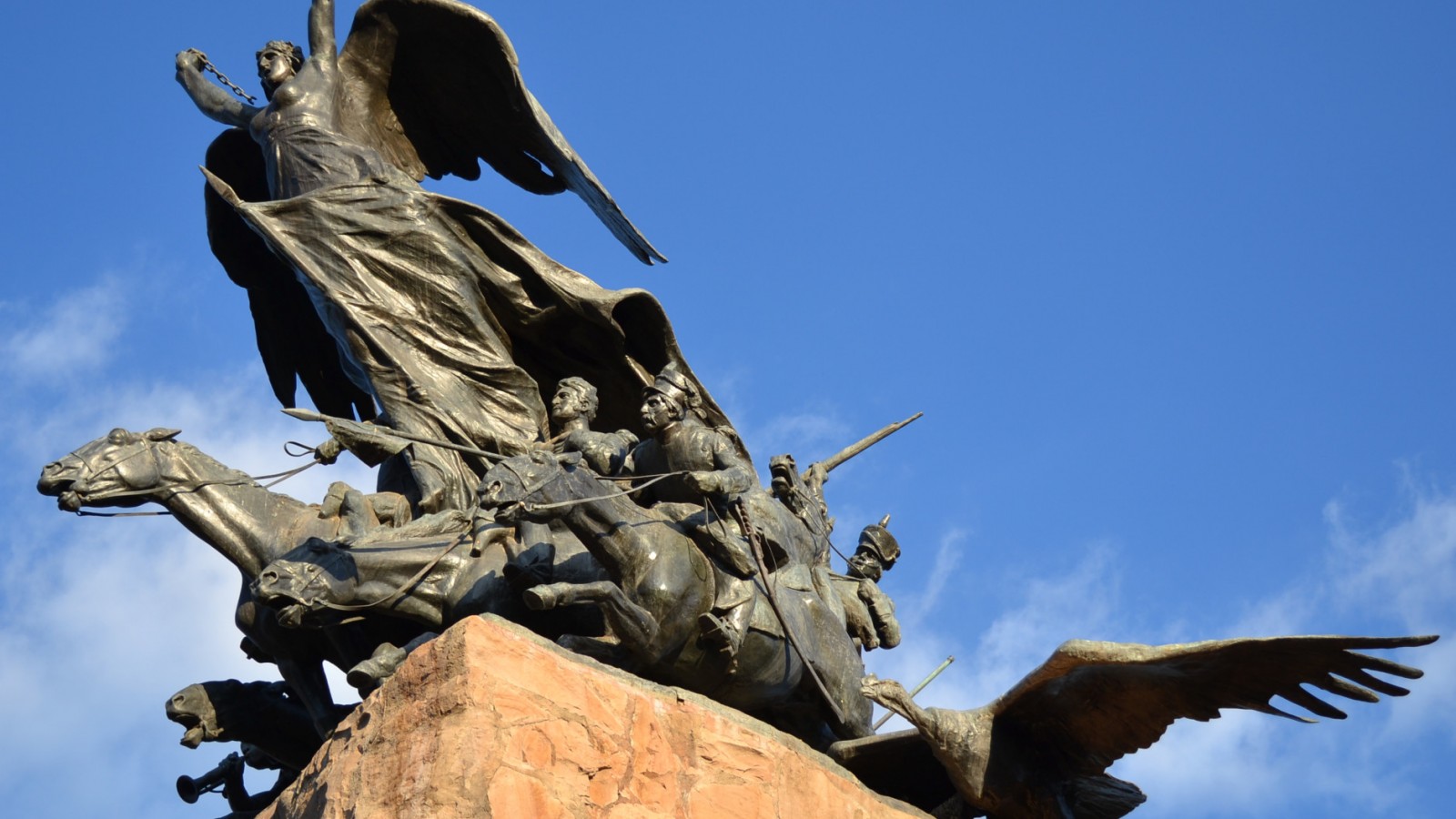 <p>Monumento al Ejército Liberador <a class="continue" href="https://portada.com.ar/feriado-del-viernes-13-inmejorable-ocasion-para-mendocinas-y-mendocinas/monumento-cerro-de-la-gloria/">Continúa leyendo<span> Monumento al Ejército Liberador</span></a></p