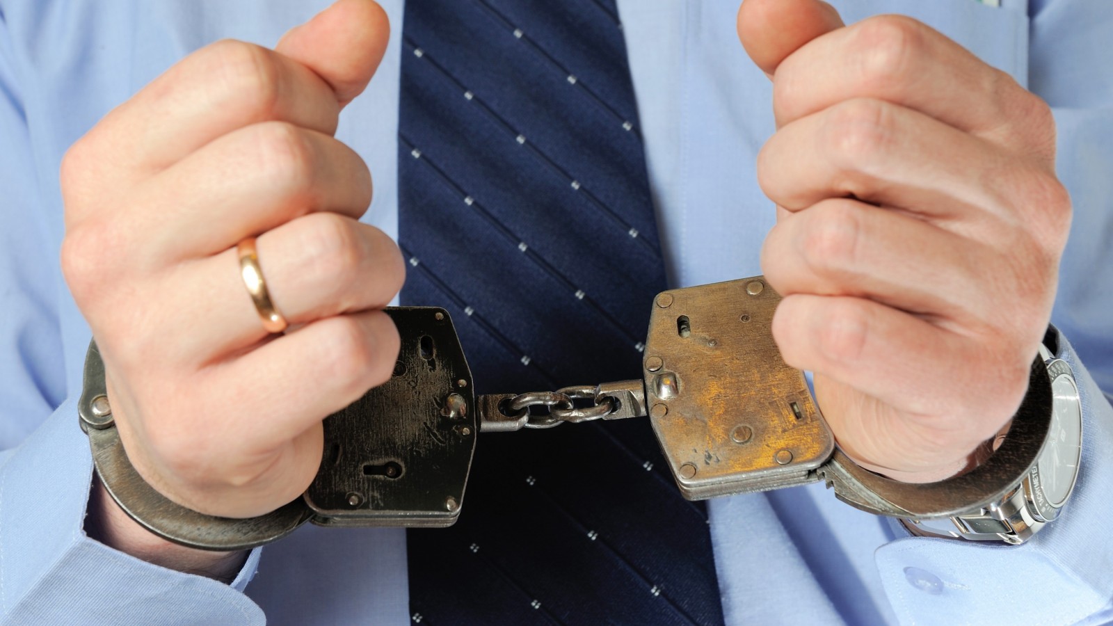 Piden que se impida la salida de Mauricio Macri del país