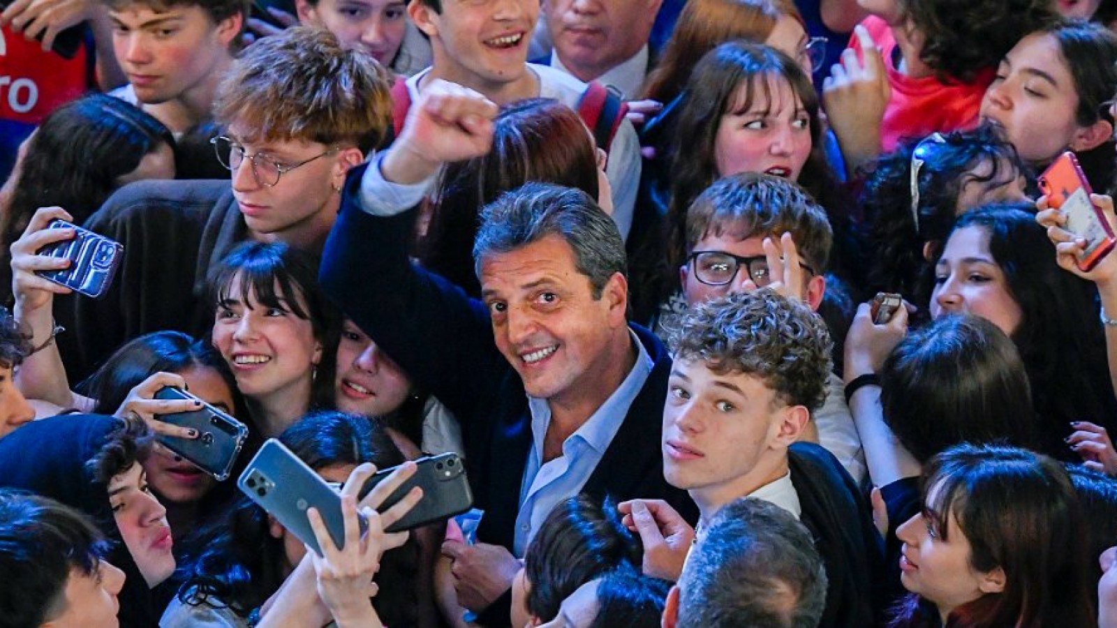 Argentina eligió pero define en noviembre. Sergio Massa superó a sus contrincantes y a muchos periodistas operadores