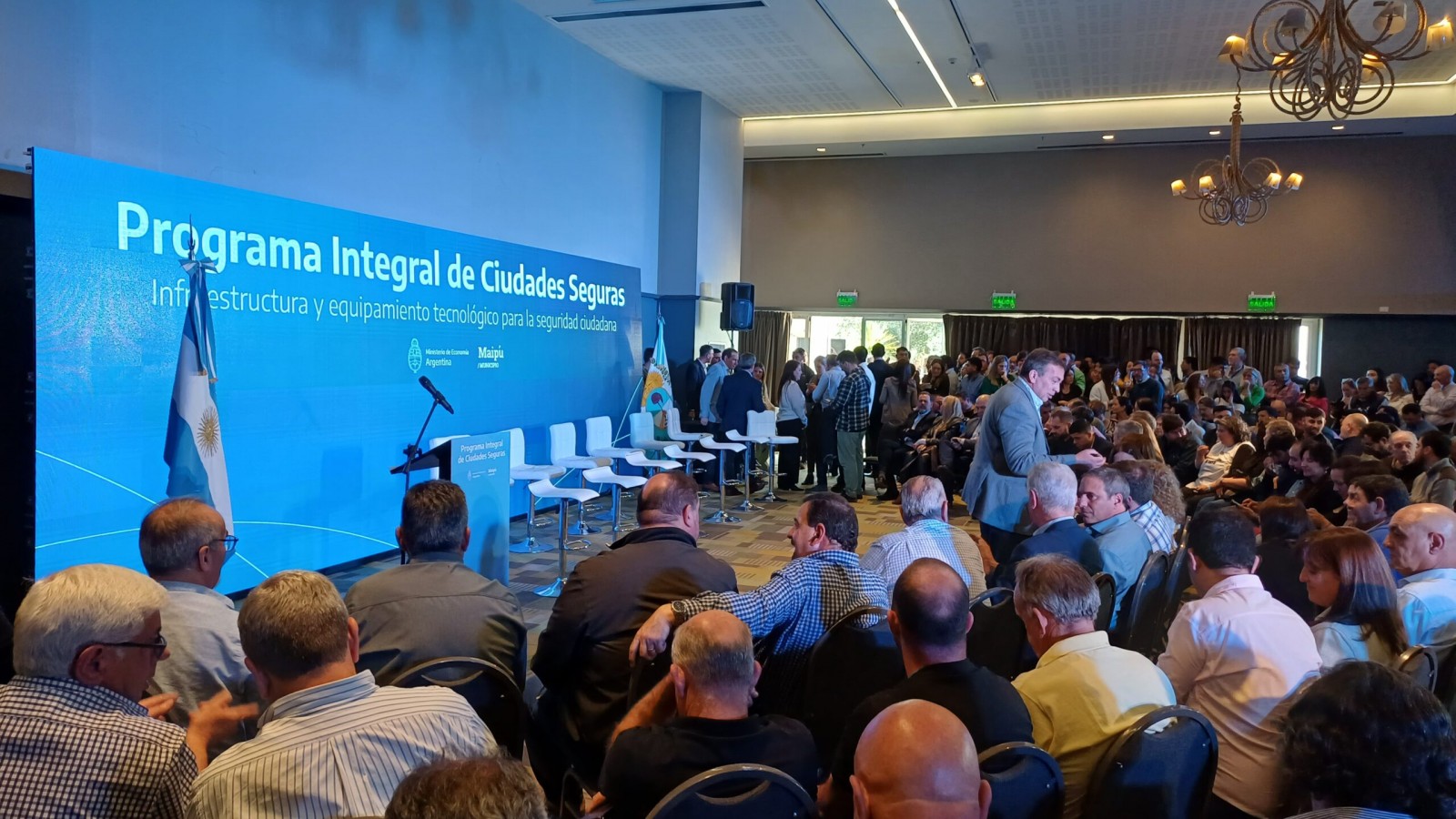 Con el pretexto del Programa Ciudades Seguras enorme convocatoria de Massa en Maipú