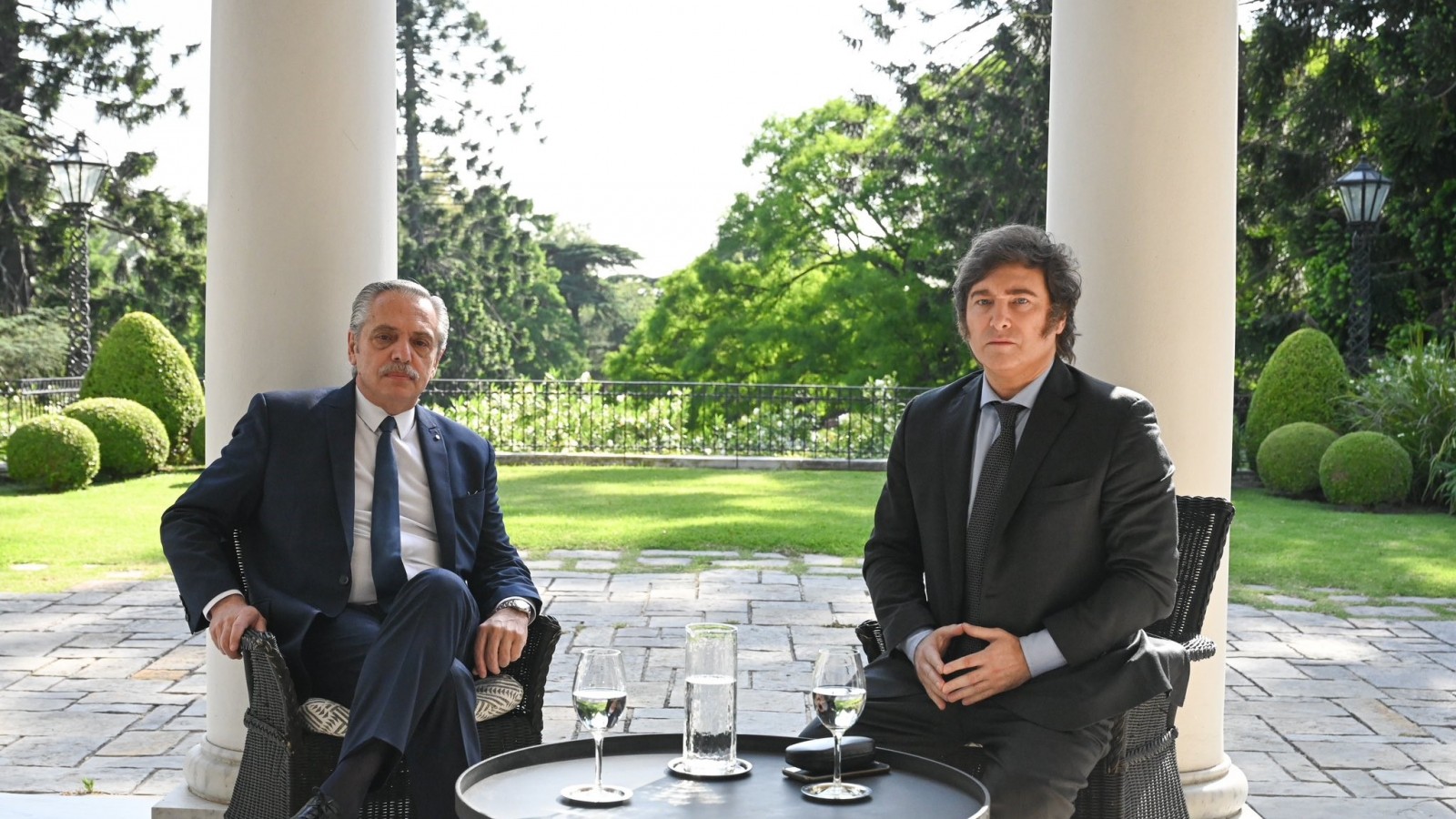 Alberto Fernández y Javier Milei mantuvieron una reunión cordial para acordar la transición