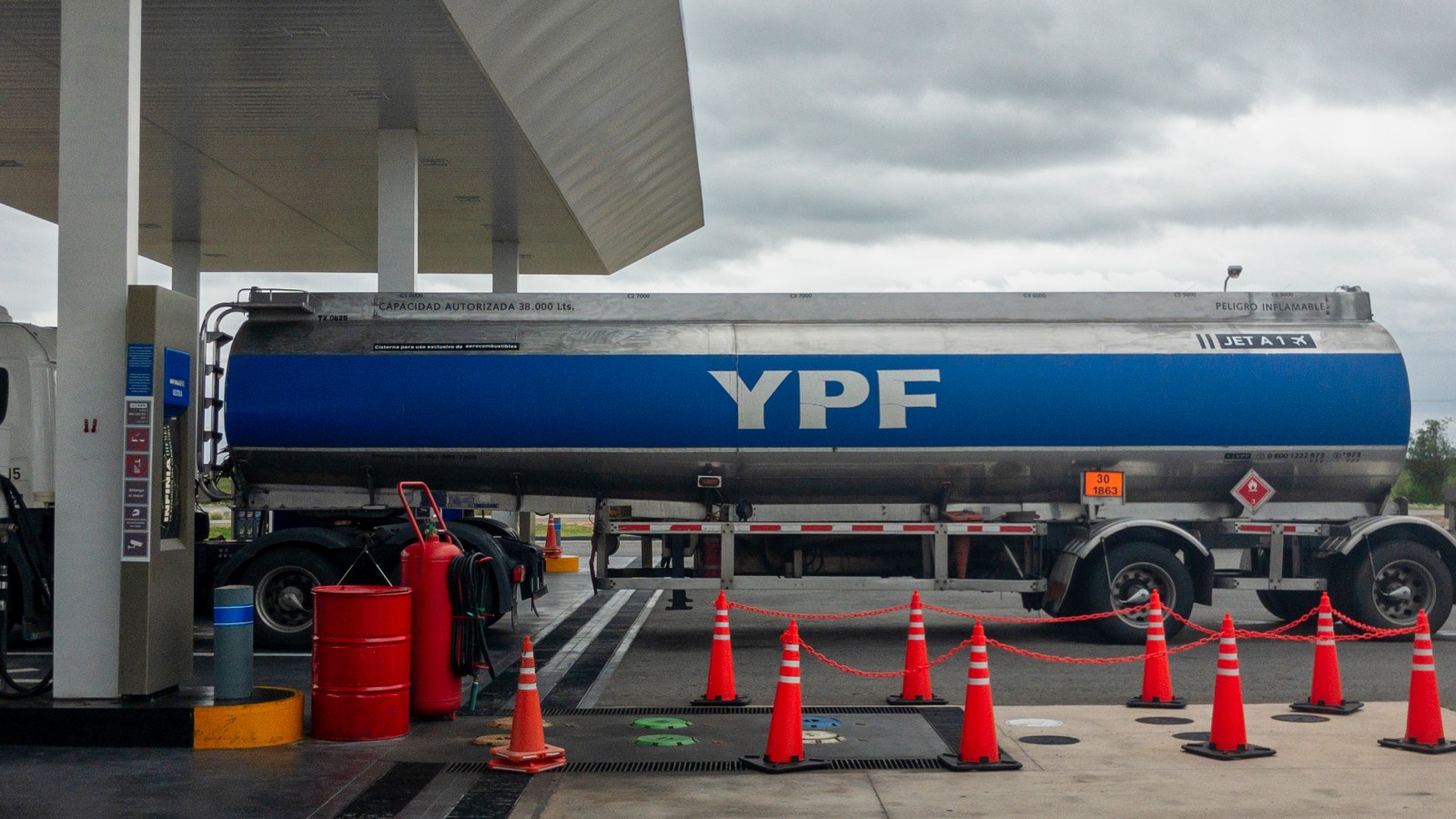 Súper aumento en precios de combustibles desde hoy en Argentina. Naftas y gasoil más del 25%