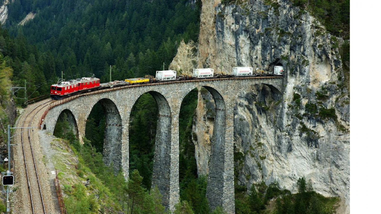 Catástrofes meteorológicas y noticias falsas, dos temas principales en el Foro de Davos.