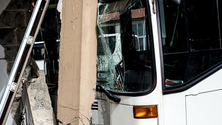 El proyecto de la Ley ómnibus colisiona en cada esquina y esta película, ya la vimos
