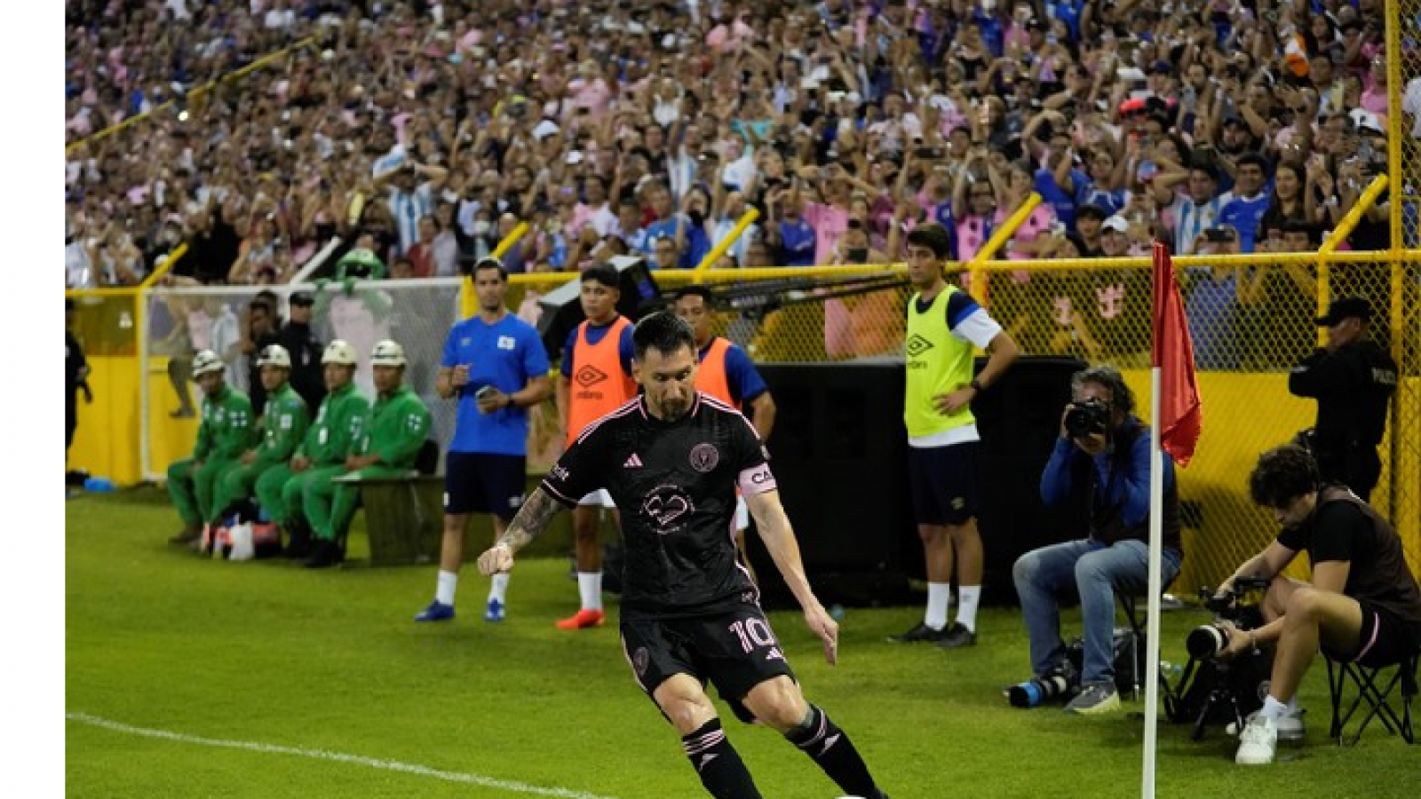 Volvió Messi, en El Salvador y no te perdiste nada.